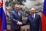 Robert Fico nie je Slovensko klania sa Putinovi