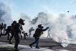 Trumpovi agenti zastreli v Minnesote dalsieho muza Protestujucich rozhaniaju slznym plynom