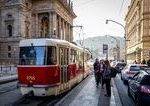 tragicka celna zrazka autobusu s elektrickou v prahe zranenych je 15 osob zachranari aktivovali traumaplan