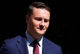 vzbura v labouristickej strane britsky minister zdravotnictva wes streeting podal demisiu a otvorene kritizuje vladu keira starmera