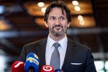 Opozicne KDH utoci na Kalinaka kvoli presovskej nemocnici Hrozi mu odvolanie z funkcie ministra obrany