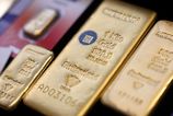 lacnejsia ropa a oslabeny dolar zamiesali karty zlato a striebro posilnili