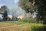 Na Topolcianskej ulici v Petrzalke horel nahromadeny odpad Hasicu plamene rychlo zlikvidovali