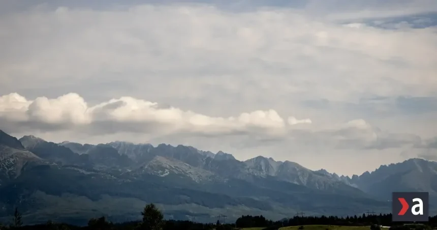 Chladná noc prinesie hmly a teploty klesnú na dva stupne