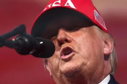 Donald Trump chce zakázať vývoz nafty z USA, tvrdí, že to zníži ceny palív