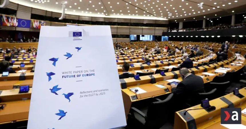 EÚ chce nový štít proti dezinformáciám, Rusko označila za hrozbu
