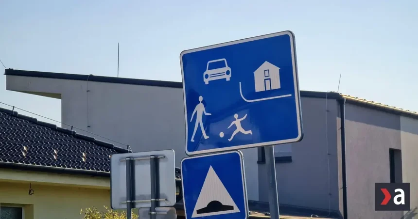 Nedal jej prednosť, no zaútočil. Vodiči nepoznajú pravidlá v obytných zónach