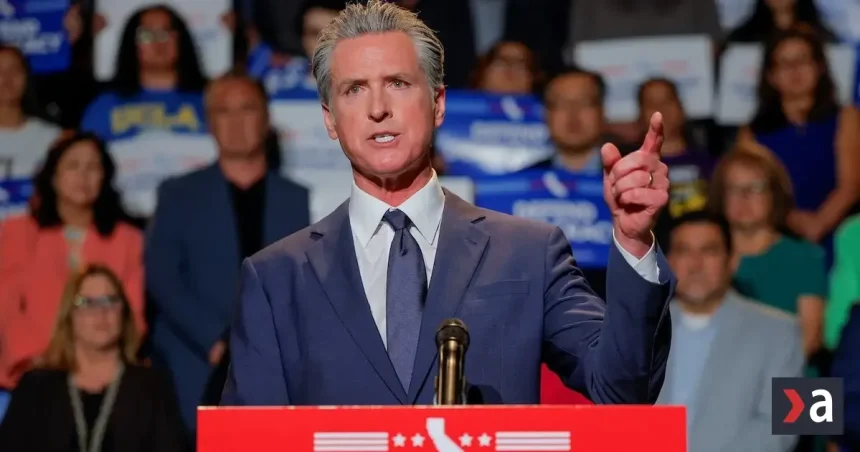 Newsom nechce súperiť s Harrisovou o Biely dom, pomohlo by to republikánom