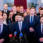 Opozícia vyzýva Fica, aby vyhlásil predčasné voľby. Strany sú na január pripravené