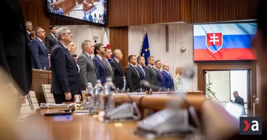 Parlament pokračuje v rokovaní, Vallo, Droba a opoziční lídri budú mať spoločné vyhlásenie