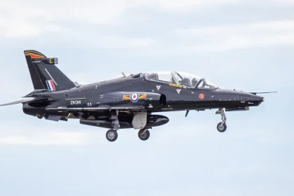 Piloti vyskočili z cvičného stroja pri Anglesey, zranenia sú ľahké