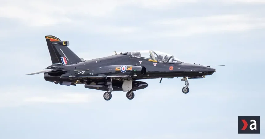 Piloti vyskočili z cvičného stroja pri Anglesey, zranenia sú ľahké