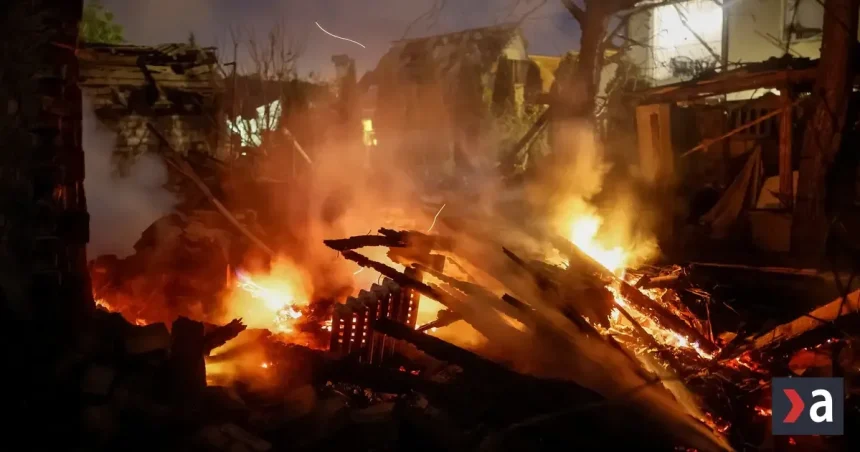 Rusko opäť masívne zaútočilo na Kyjev. Dva mŕtvi po zásahoch rakiet a dronov