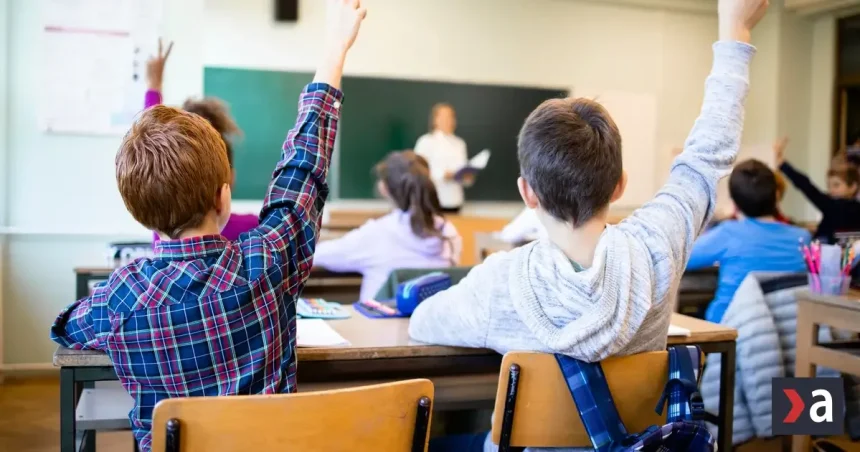 Školám chýbajú pedagogickí asistenti, ministerstvo plánuje zvýšiť ich počet