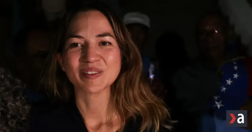 Spolupracovníčka Machadovej sa po viac ako roku v exile vrátila do Venezuely