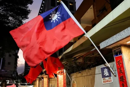 Taiwan chce pokračovať v nákupe zbraní od USA a bude na Trumpa tlačiť