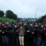 Tisíce ľudí zablokovali v Portadowne sporný pochod oranžistov