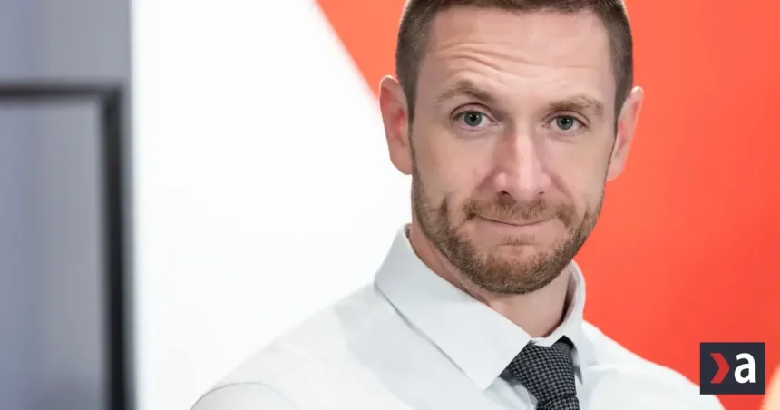 Uhrík je tretí najdôveryhodnejší politik, vedie dvojica z opozície (prieskum)