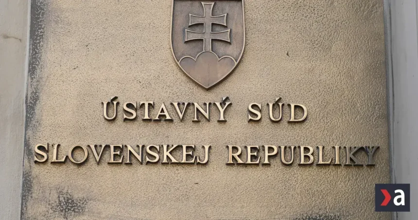 Ústavný súd nevyhovel návrhu označiť zákony o manželstve za protiústavné