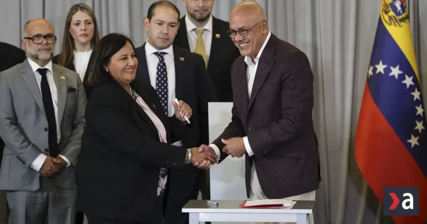 Venezuela pustila na slobodu desiatky politických väzňov, rozhovory priniesli prvé plody
