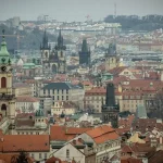Vláda schválila rozpočet s deficitom 386 miliárd