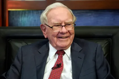 Warren Buffett odstúpil z čela Berkshire Hathaway: „Otec Čas vždy víťazí“