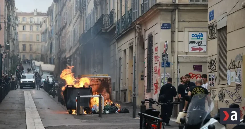 Francúzsko: Napätie eskaluje. Tisíce študentov protestujú, stovky zranených
