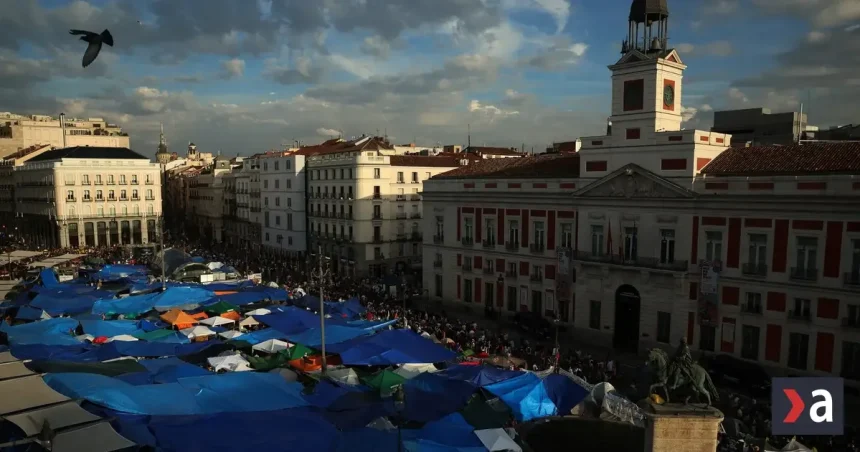 Madrid a 50+ španielskych miest zaplnia protesty proti drahému bývaniu