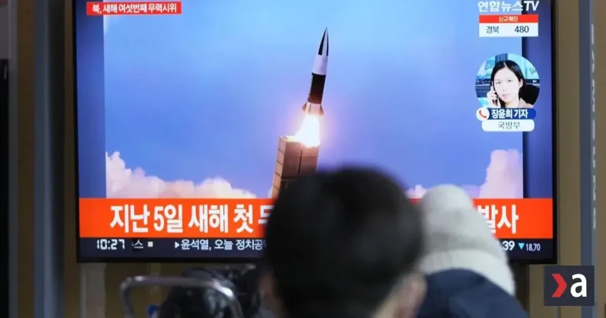 Severná Kórea pokračuje v raketových testoch, do mora odpálila ďalší projektil