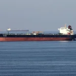 Tanker v Hormuzskom prielive zasiahol útok, na palube vypukol požiar